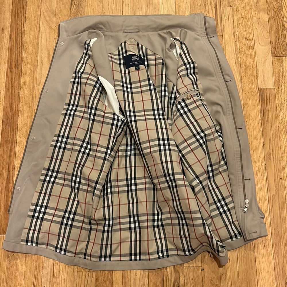 BURBERRY MENS SHORT TRENCH COAT